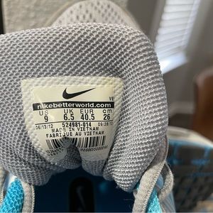 Nike tennis shoes, size 9